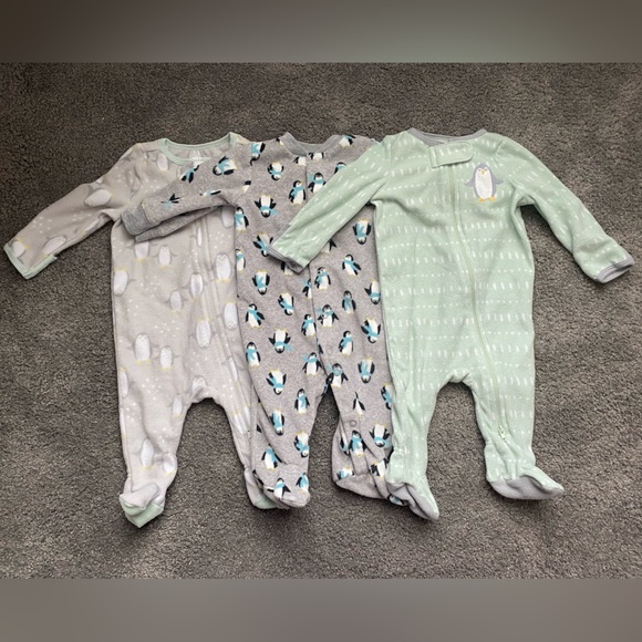 Carter's Other - Baby Girl or Boy Pajama Winter Penguin Bundle 0-3 months